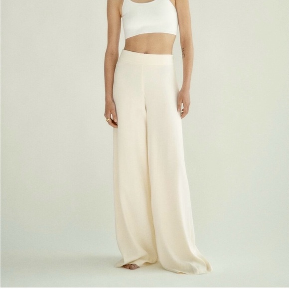 Zara Pants - NWT Zara Wide Leg Cream Satin Palazzo Pants— extra small